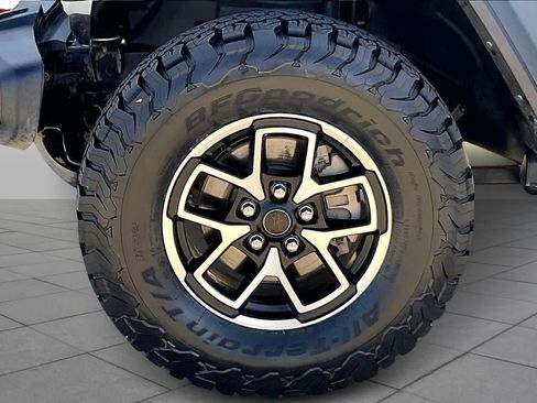 Used 2024 Jeep Wrangler Unlimited Rubicon image 10