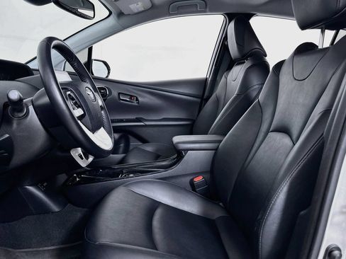 Used 2017 Toyota Prius Prime Advanced FWD image 9