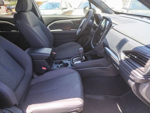 Used 2025 Subaru Forester Premium AWD/4WD image 17