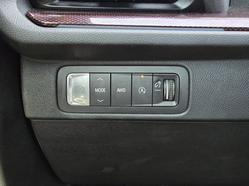 Used 2025 Chevrolet Traverse Z71 AWD/4WD image 24