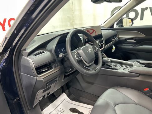 Used 2026 Toyota Grand Highlander AWD image 21