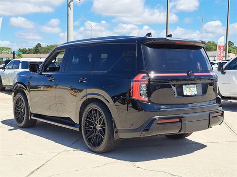 New 2025 Nissan Armada Platinum Reserve image 2