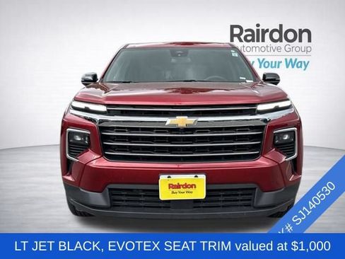 Used 2025 Chevrolet Traverse LT AWD/4WD image 2