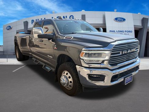 Used 2024 RAM 3500 Laramie w/ Towing Technology Group AWD/4WD image 9