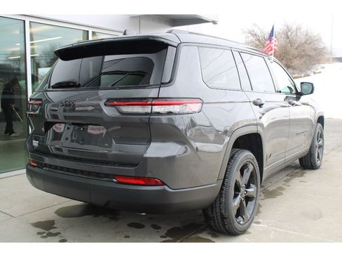 New 2025 Jeep Grand Cherokee L Altitude image 8