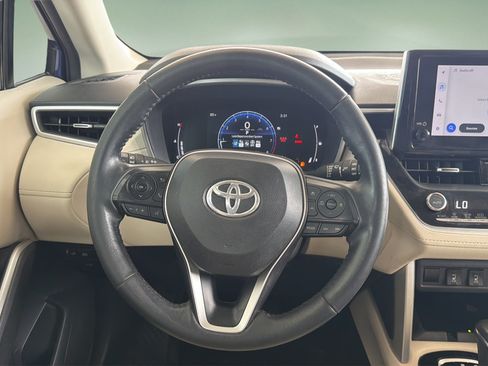 Used 2024 Toyota Corolla Cross XLE w/ Convenience Package AWD/4WD image 9