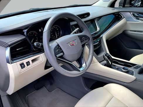 Used 2023 Cadillac XT6 Premium Luxury FWD image 18