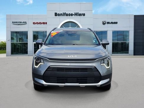 Used 2025 Kia Niro EX FWD image 2