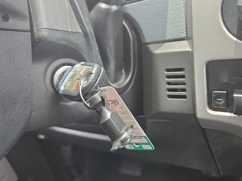 Used 2013 Ford F150 XLT w/ XLT Chrome Pkg RWD image 38