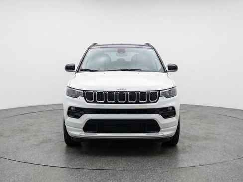 Used 2025 Jeep Compass Limited image 2