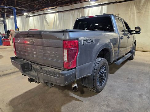 Used 2022 Ford F250 XLT w/ Black Appearance Package AWD/4WD image 2