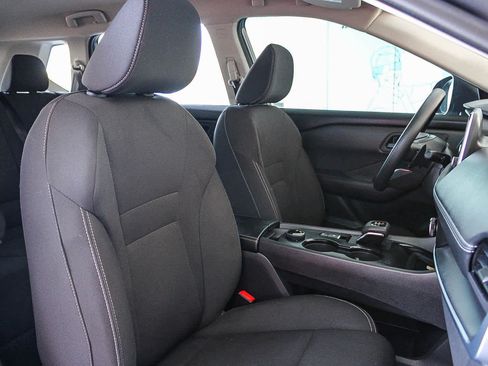 Used 2026 Nissan Rogue S AWD/4WD image 16