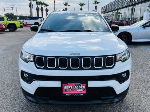 Used 2024 Jeep Compass Latitude w/ Sun and Sound Group image 2