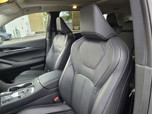 Certified 2025 INFINITI QX60 Pure image 15