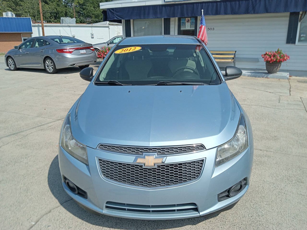 Used 2012 Chevrolet Cruze LS w/ Connectivity Package FWD image 2