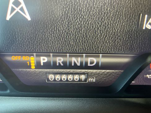 Used 2019 RAM 1500 Laramie Longhorn image 17