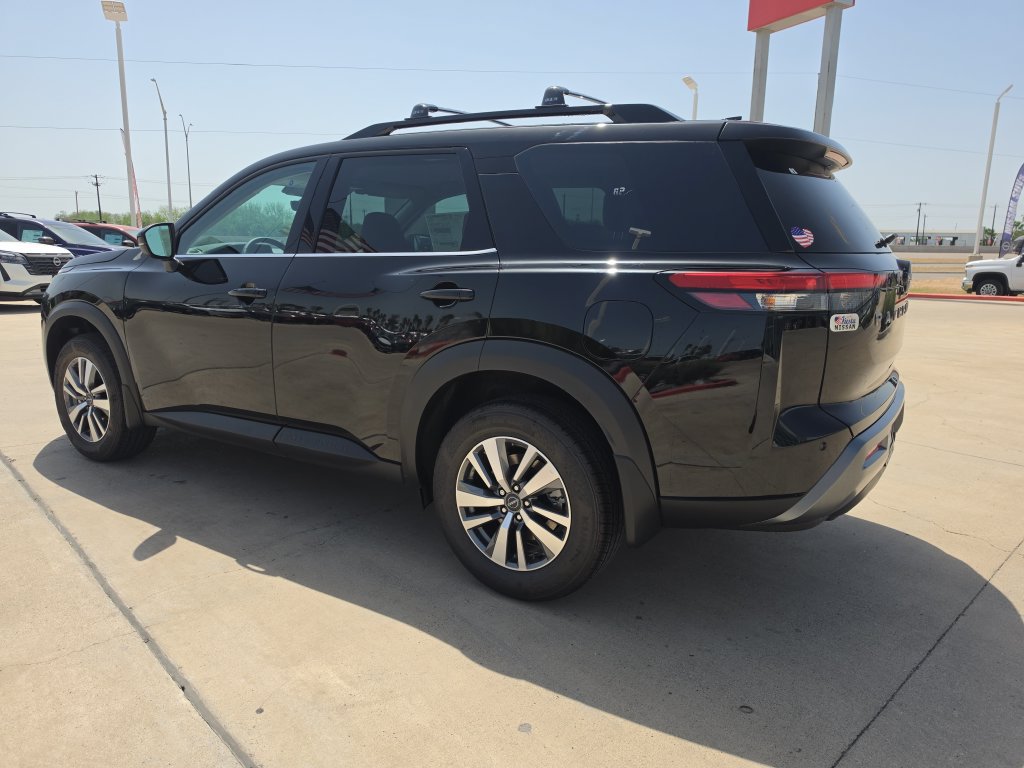 New 2026 Nissan Pathfinder SL FWD image 5
