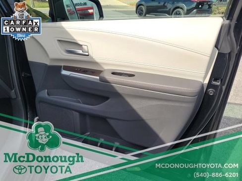 Used 2024 Toyota Sienna XLE FWD image 26