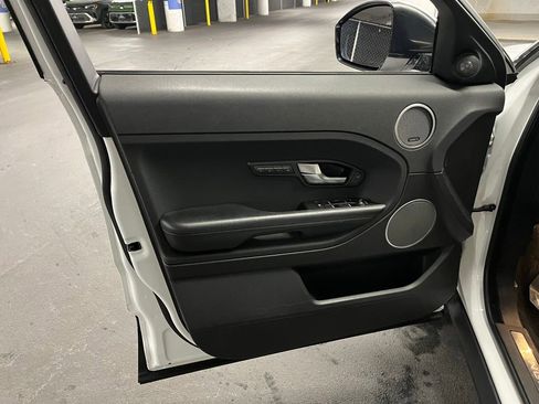 Used 2015 Land Rover Range Rover Evoque Pure Plus image 16