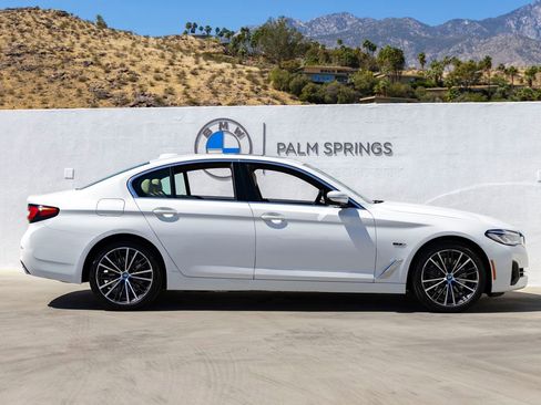 Certified 2023 BMW 530e w/ Premium Package image 6