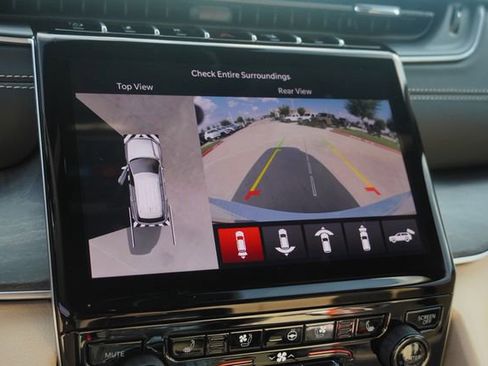 New 2025 Jeep Grand Cherokee L Limited w/ Luxury Tech Group II RWD image 25