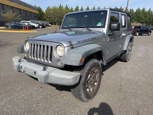 Used 2014 Jeep Wrangler Unlimited Rubicon w/ Connectivity Group image 3
