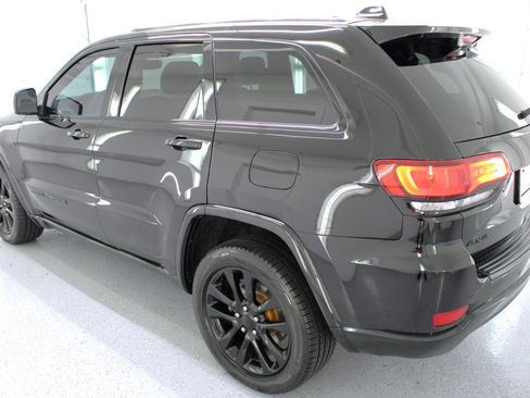 Used 2019 Jeep Grand Cherokee Altitude AWD/4WD image 7
