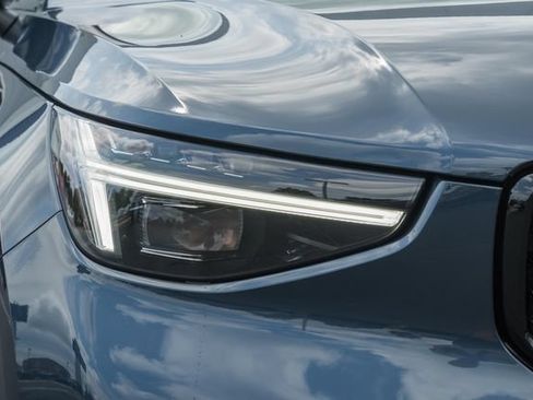 New 2026 Volvo XC40 B5 Ultra w/ Climate Package AWD/4WD image 13