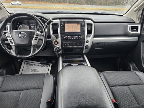 Used 2019 Nissan Titan PRO-4X image 9