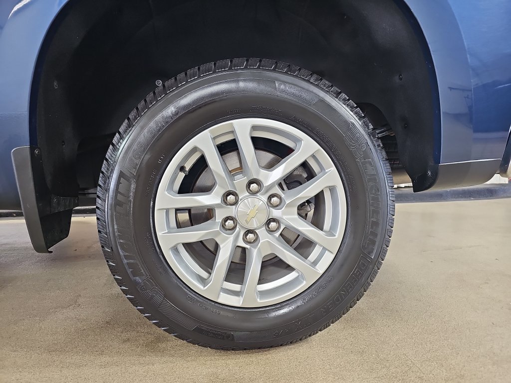 Used 2021 Chevrolet Silverado 1500 LT AWD/4WD image 38