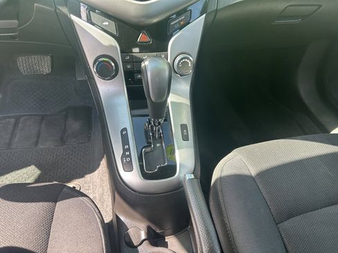 Used 2016 Chevrolet Cruze LT FWD image 14