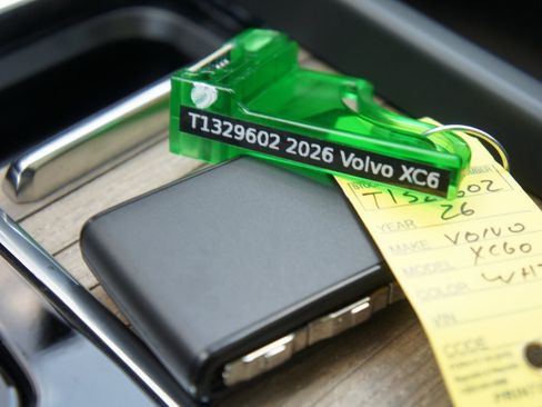 New 2026 Volvo XC60 B5 Plus w/ Protection Package Premier image 25