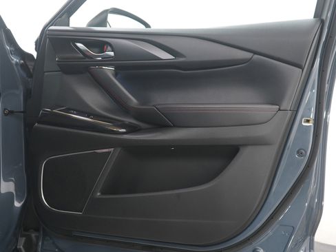 Used 2023 MAZDA CX-9 Carbon Edition image 9