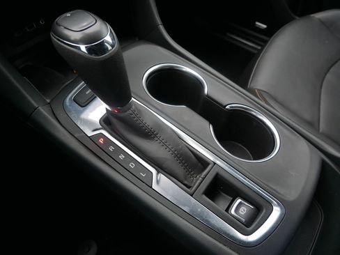 Used 2021 Chevrolet Equinox Premier image 24