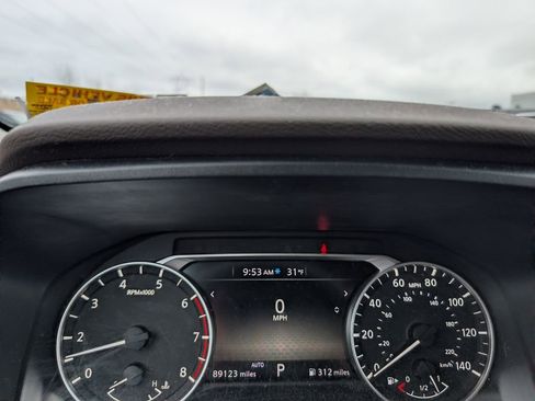 Used 2021 Nissan Rogue SV image 17