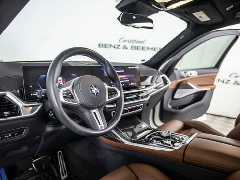 Used 2025 BMW X7 M60i image 27