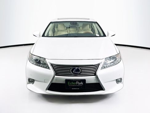 Used 2013 Lexus ES 300h w/ Luxury Pkg FWD image 2