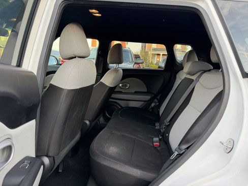 Used 2019 Kia Soul FWD image 13