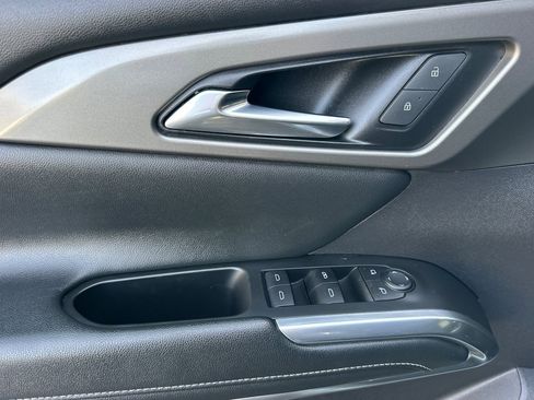 Certified 2024 Chevrolet Traverse LT image 11