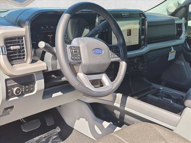 New 2027 Ford F250 XLT w/ XLT Premium Package AWD/4WD image 3