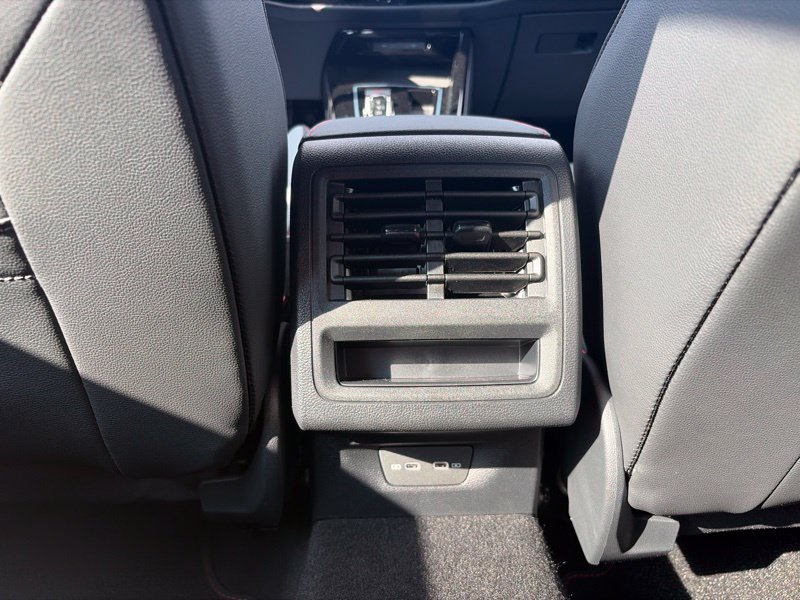 New 2026 Volkswagen GTI SE FWD image 19
