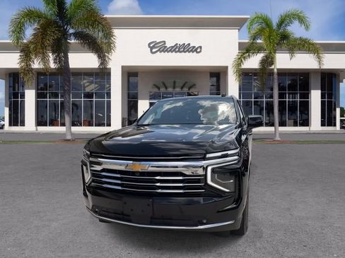 Certified 2025 Chevrolet Suburban LT w/ Comfort Package RWD image 5