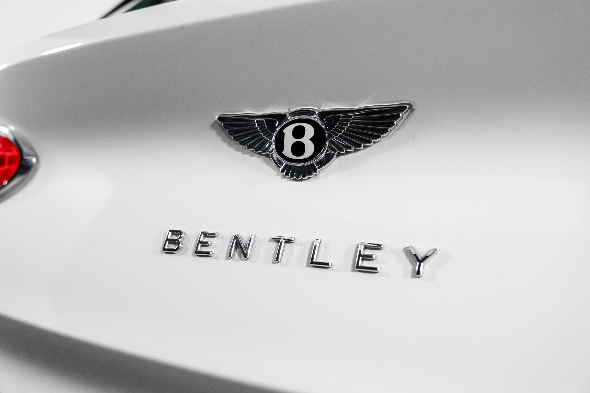 Used 2022 Bentley Bentayga AWD/4WD image 25