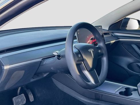 Used 2023 Tesla Model 3 Standard Range RWD image 9