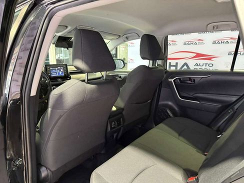Used 2021 Toyota RAV4 LE image 32