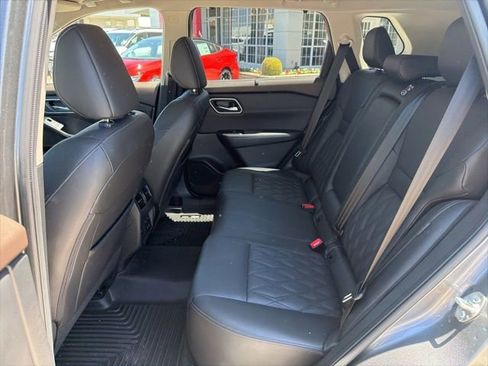 Used 2023 Nissan Rogue Platinum w/ Platinum Premium Package FWD image 11