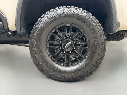 New 2026 Chevrolet Silverado 2500 ZR2 w/ LPO, Dark Essentials Package image 37