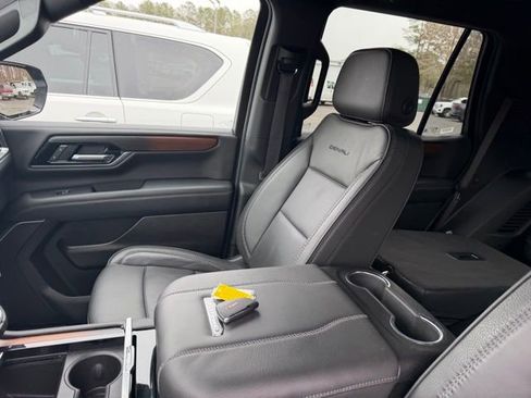 Certified 2025 GMC Yukon Denali AWD/4WD image 16