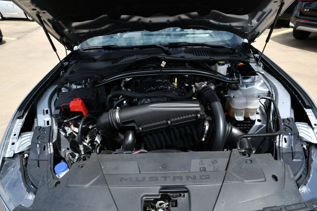 Used 2025 Ford Mustang Premium RWD image 30