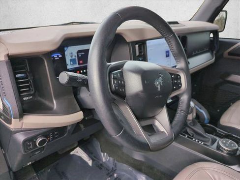 Used 2023 Ford Bronco Wildtrak image 10